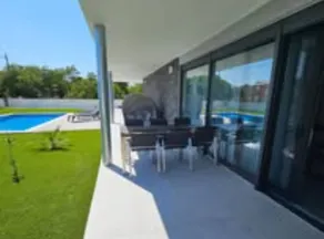 Lux Holiday Home Slatki - Five Bedroom Holiday Home with Pool - Image 2