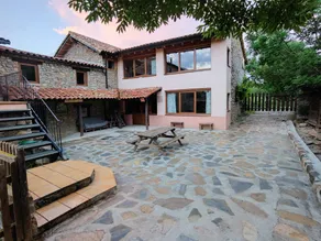 Lodge with terrace, private pool & garden | Mountain view - Image 5