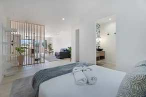 Appartement entièrement équipé avec internet haut débit, terrasse et barbecue | Vue mer - Image 2