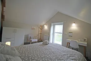Bed and Breakfast 'Chambre Familiale' with Private Terrace, Shared Garden and Wi-Fi - Image 3