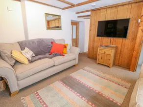 Cottage with BBQ & garden | Beach view - Image 4