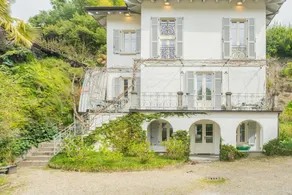 Villa con piscina e giardino - Image 5