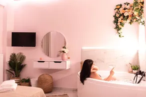Holiday apartment with jacuzzi - Image 3