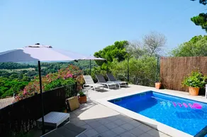 Villa 'Colina' with Sea View, Wi-Fi and Air Conditioning - Image 4