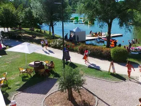 Mobil-home avec piscine - Image 3