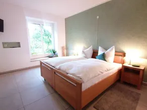 Apartamento vacacional apta para familias con barbacoa, terraza y jardín - Image 5