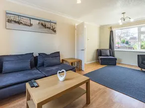 Family-oriented wonderful cottage with barbecue & garden | River view | Dogs allowed - Image 3