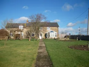 Fully equipped cottage with garden | Pets allowed - Image 2