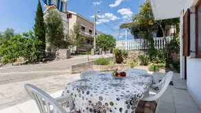 Holiday apartment with garden, terrace & barbeque | Pet-friendly - Image 3