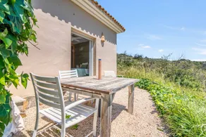 Chambre privée avec terrasse, jardin et piscine | Vue jardin - Image 2