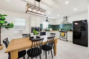 Family-Ready • 3BR Backyard Near the Square - Image 5