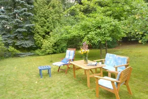 House with garden - Image 2