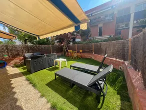 Villa with pool, garden & terrace - Image 2