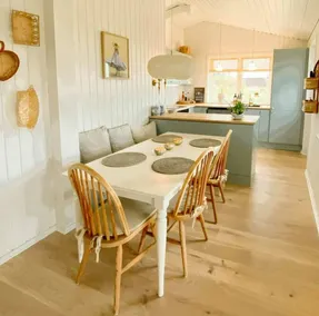 Holiday home with garden, terrace & BBQ | Sea view | Perfect for remote work - Image 5
