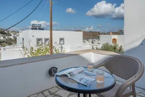 Room 'Triple Pool View No 3' with Shared Pool, Wi-Fi and Air Conditioning - Image 2