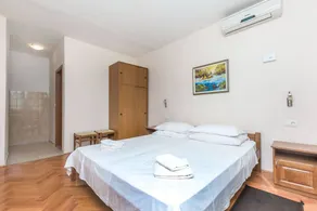 Beautiful flat with garden & BBQ | Sea view | Next to the beach | Dogs allowed - Image 5