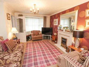 Family-friendly lovely cottage with garden - Image 4
