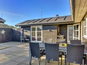 Family-oriented house with terrace | Sea view | Pet-friendly - Image 4