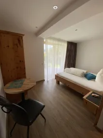 Apartment with garden, terrace & sauna - Image 3