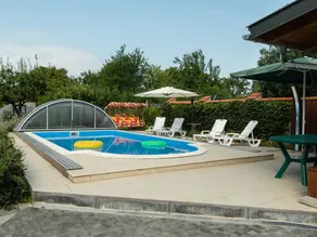Flat with barbecue, private pool & terrace - Image 2