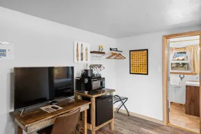 The Bucking Moose Squirrel Suite: 2BR Suite in West Yellowstone, just 1 minute from Yellowstone! - Image 3