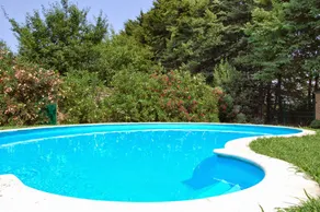 Apartment with garden, BBQ & private pool - Image 3