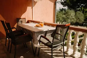 Merveilleux appartement de vacances entièrement équipé avec barbecue et terrasse | Vue mer | À côté de la plage - Image 2