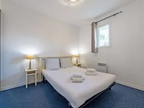 Flat with sauna, pool & terrace - Image 4