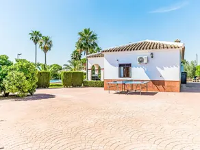 Fully equipped lovely holiday home with BBQ, private pool & terrace | Pets are welcome - Image 3