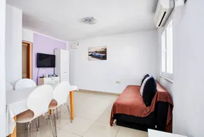 3-Zimmer-Ferienwohnung am Strand Sparadici, Sibenik (A-19870-c) - Image 2