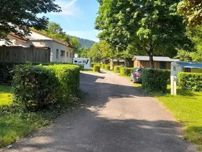 Chalet with terrace & heated pool - Image 2