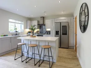 Cottage with garden - Image 3