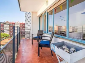 Apartment with terrace - Image 2