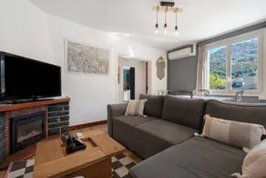 Holiday home with terrace, BBQ & garden | Mountain view - Image 3