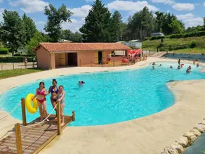 Children-friendly lovely chalet with pool & terrace - Image 3