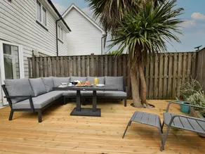 Cottage with garden - Image 2