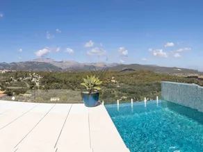 Family-oriented holiday home with terrace, private pool & jacuzzi | Mountain view - Image 2