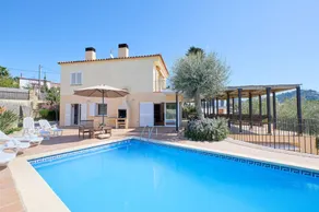 Villa with private pool, terrace & garden - Image 2