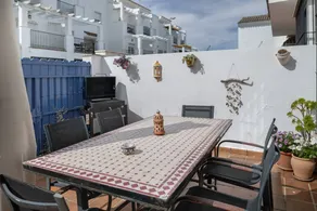 Merveilleuse maison adaptée aux familles avec piscine, barbecue et terrasse | Vue jardin | Avec animaux bienvenus - Image 2