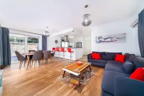 Fully equipped villa with pool, barbeque & terrace | Sea view - Image 4