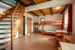 Bungalow 4 - Image 2