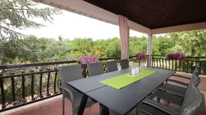Flat with terrace, BBQ & pool - Image 3