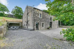 Cottage with garden & jacuzzi - Image 2