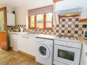 Children-friendly wonderful cottage with garden & jacuzzi - Image 5