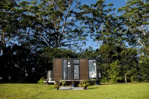 Charming Tiny House with Stunning Landscapes and Abundant Wildlife in Queensland, Australia - Image 3