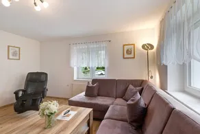 Apartment with garden & BBQ | Garden view - Image 3