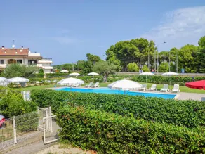 Holiday apartment with terrace, garden & pool | Beach view | Beach nearby | Pets are welcome - Image 4