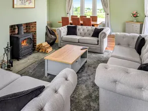 Family-friendly charming cottage with garden & hot tub | Pets are welcome - Image 3