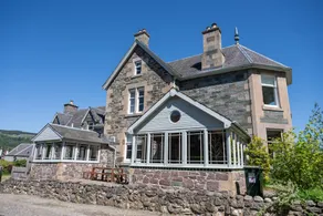 Fully equipped cottage with garden & hot tub | Dogs allowed - Image 3