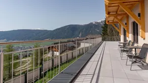 Appartamento con terrazza e piscina - Image 5